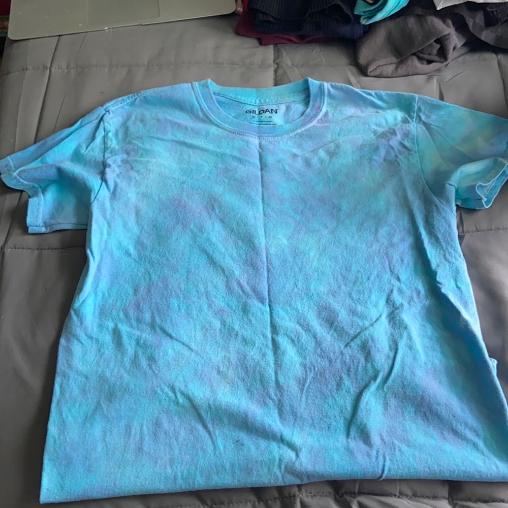 blue/purple tie-dyed t shirt